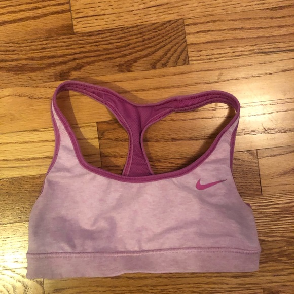 Women’s Small reversible Nike sports bra - Picture 3 of 4